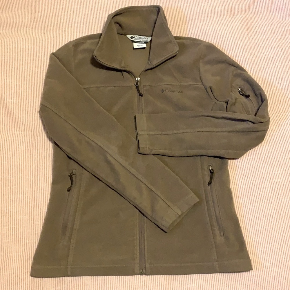 Columbia fleece jacket size MEDIUM